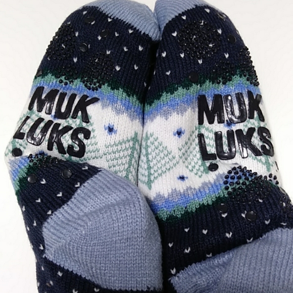 Muk Luks cabin socks and 2020 Cats desk calendar - Picture 6 of 6